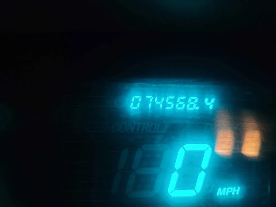 Lincoln Town Car - Image 10 of 10
