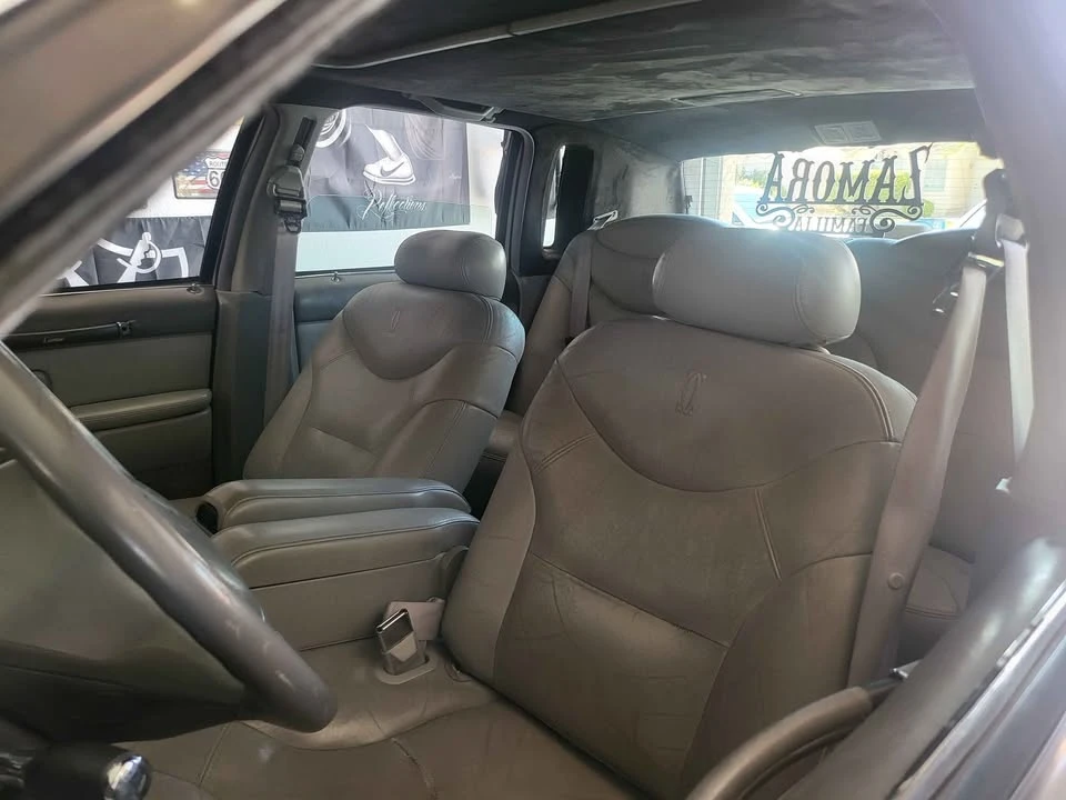 Lincoln Town Car - Image 5 of 10