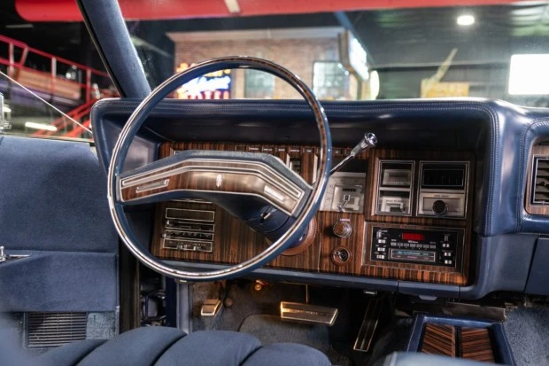 1979 Lincoln Continental Mark V - Image 5 of 9