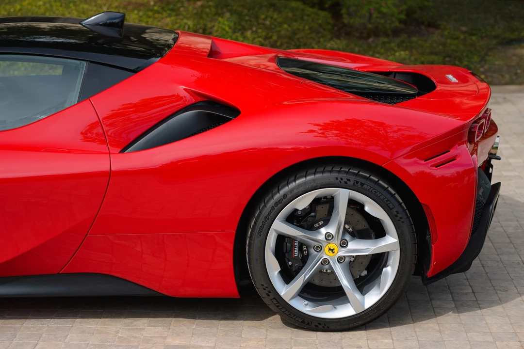 2021 Ferrari SF90 Stradale - Image 17 of 31