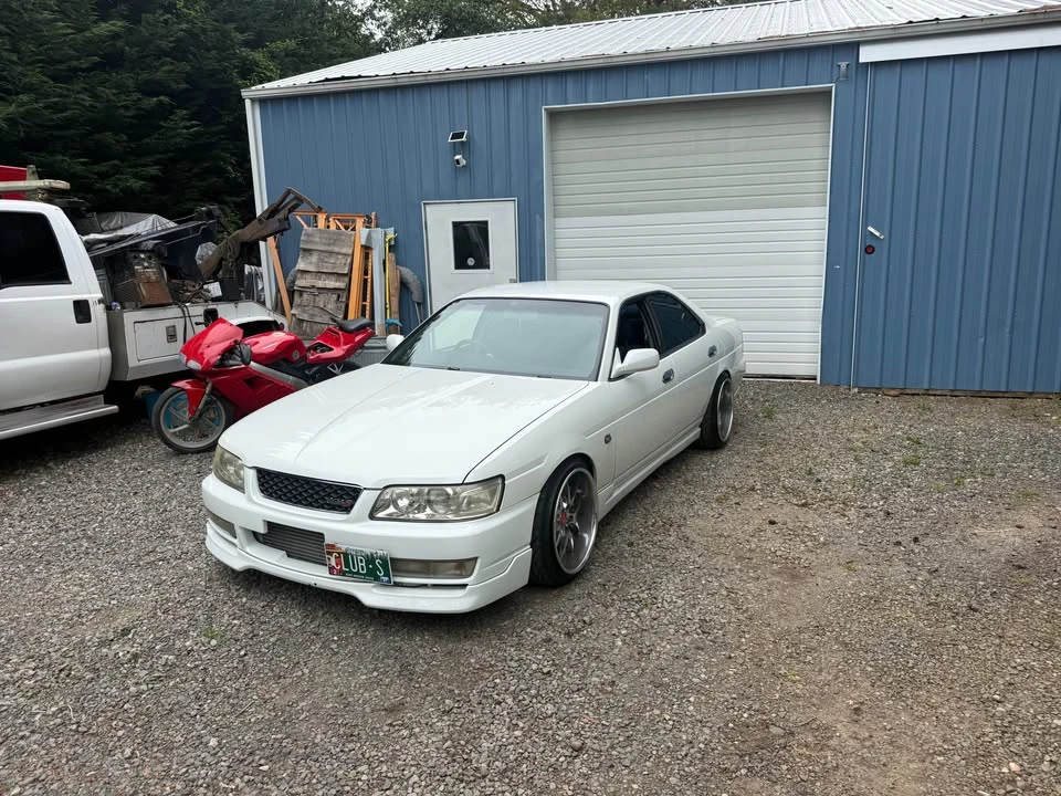 Nissan Laurel 8th Gen - Image 2 of 9
