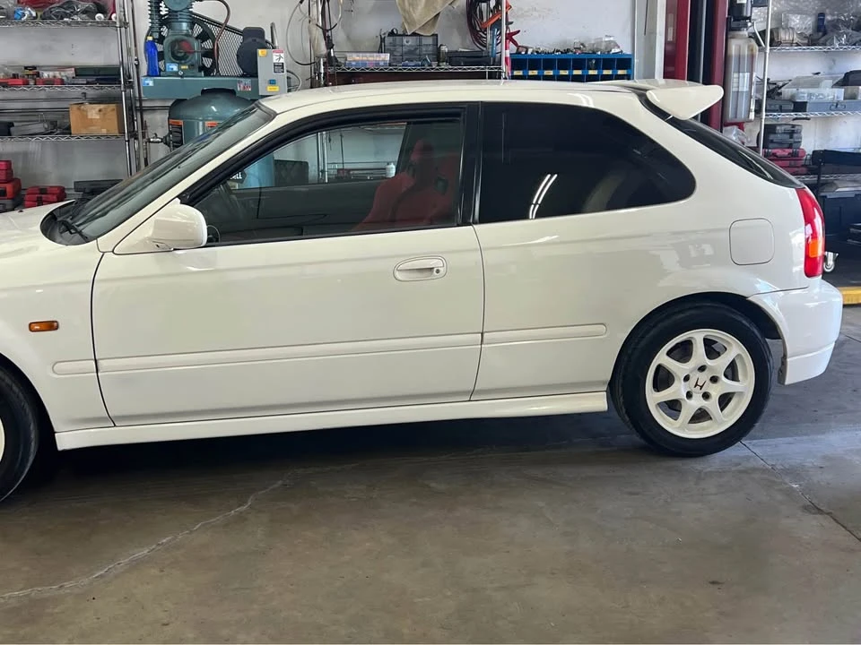 1997 Honda EK9 Civic Type R - Image 2 of 5
