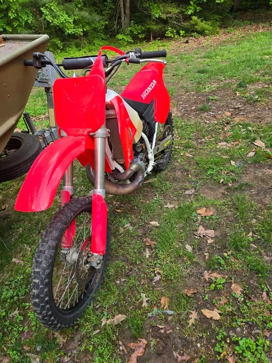 1997 Honda CR - Image 2 of 2