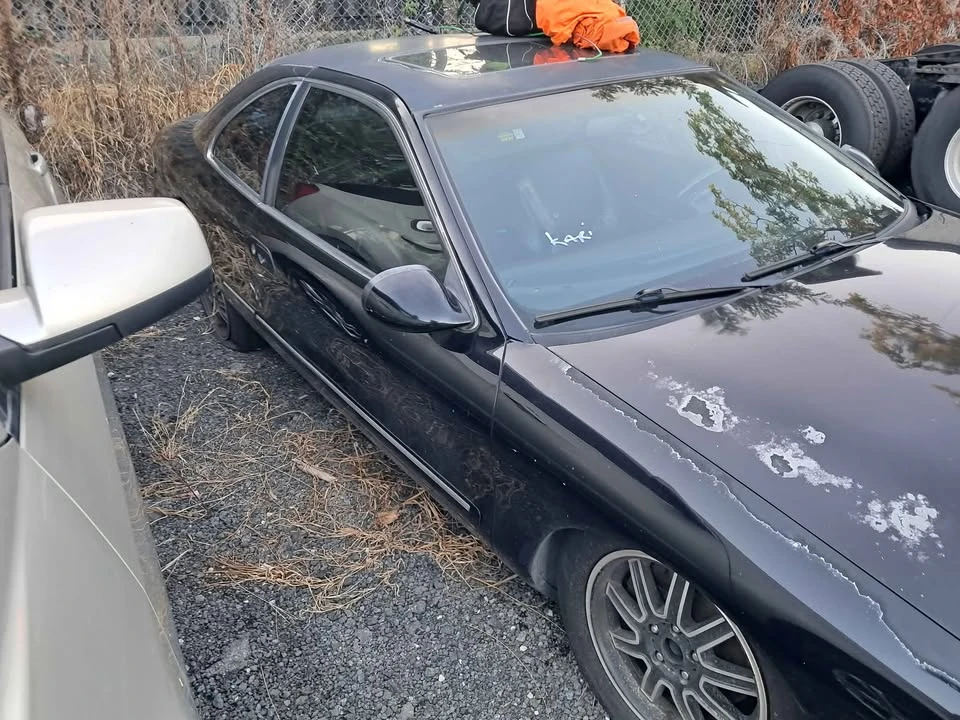 Lincoln Continental Mark VIII - Image 2 of 3