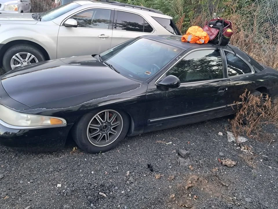 Lincoln Continental Mark VIII - Image 3 of 3