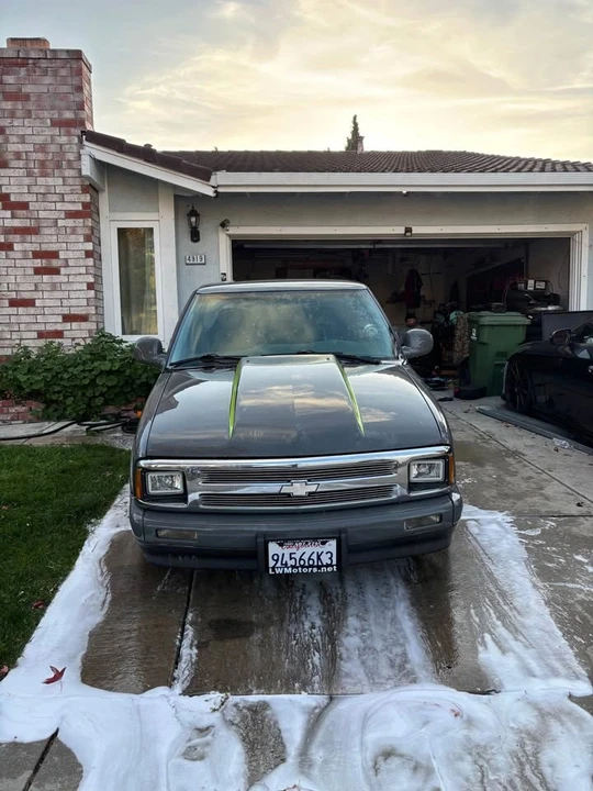 1997 Chevrolet S-10 - Image 2 of 10