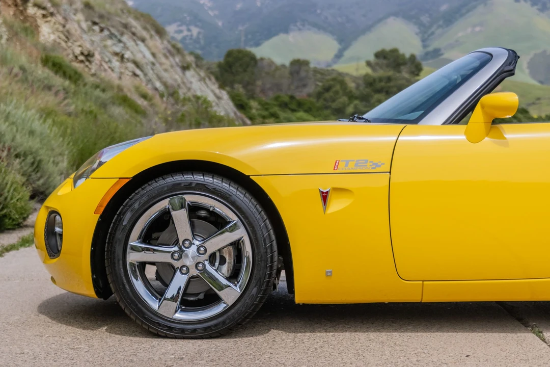 2008 Pontiac Solstice GXP - Image 28 of 31