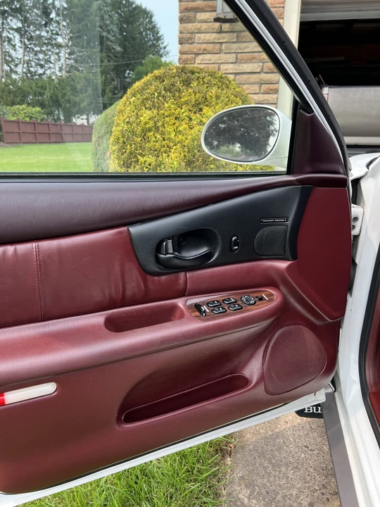1998 Buick Regal - Image 11 of 15