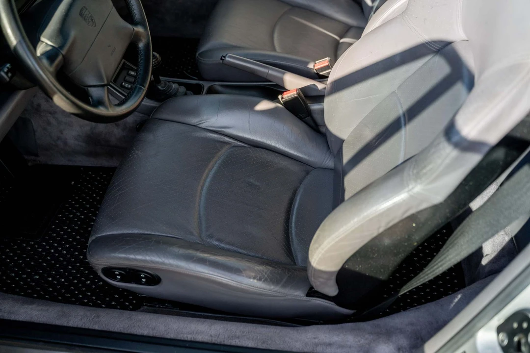 1998 Porsche 993 Carrera 4S - Image 6 of 8
