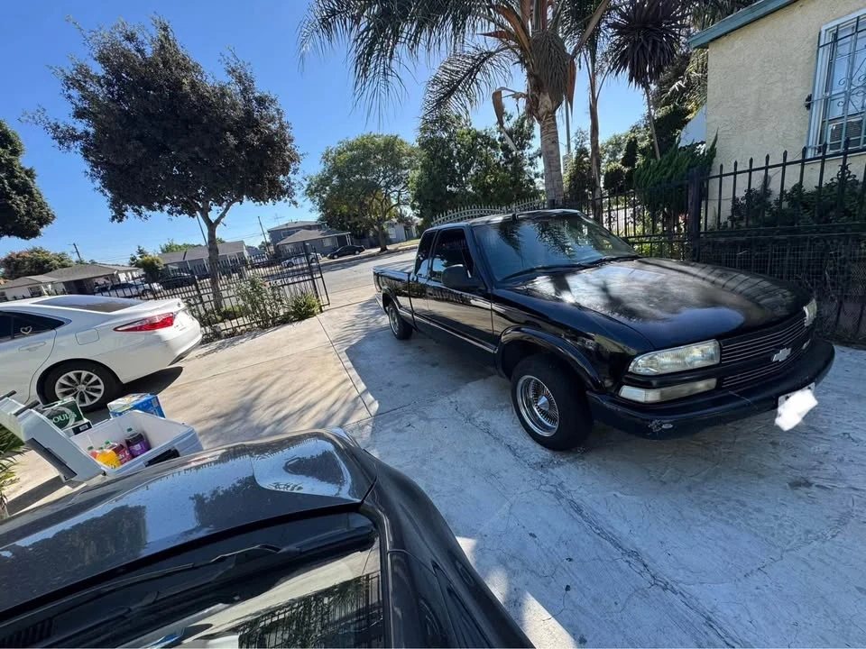 1998 Chevrolet S-10 - Image 2 of 10