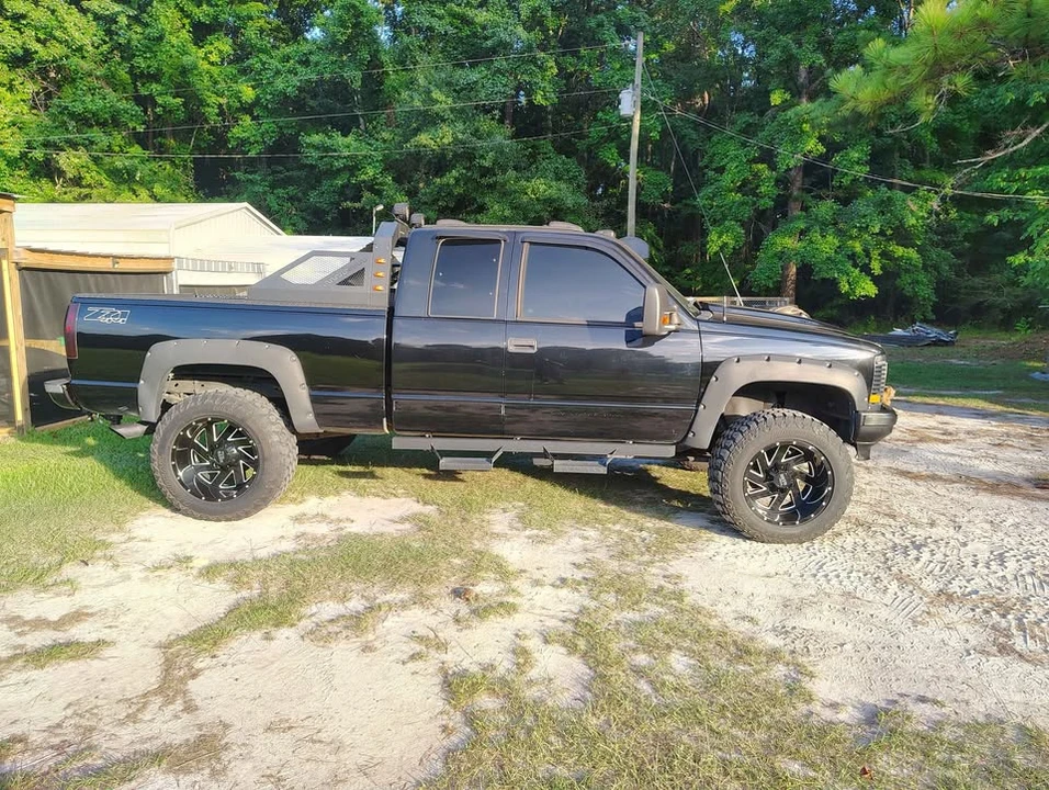 GMC C/K 3rd Gen - Image 3 of 8