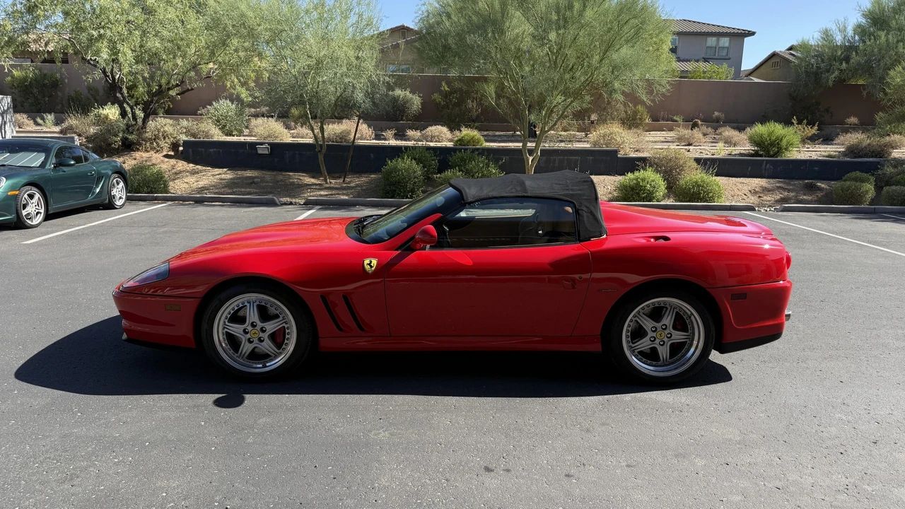 2001 Ferrari 550 Barchetta Pininfarina - Image 27 of 31