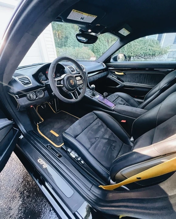 2016 Porsche 981 Cayman GT4 - Image 7 of 8