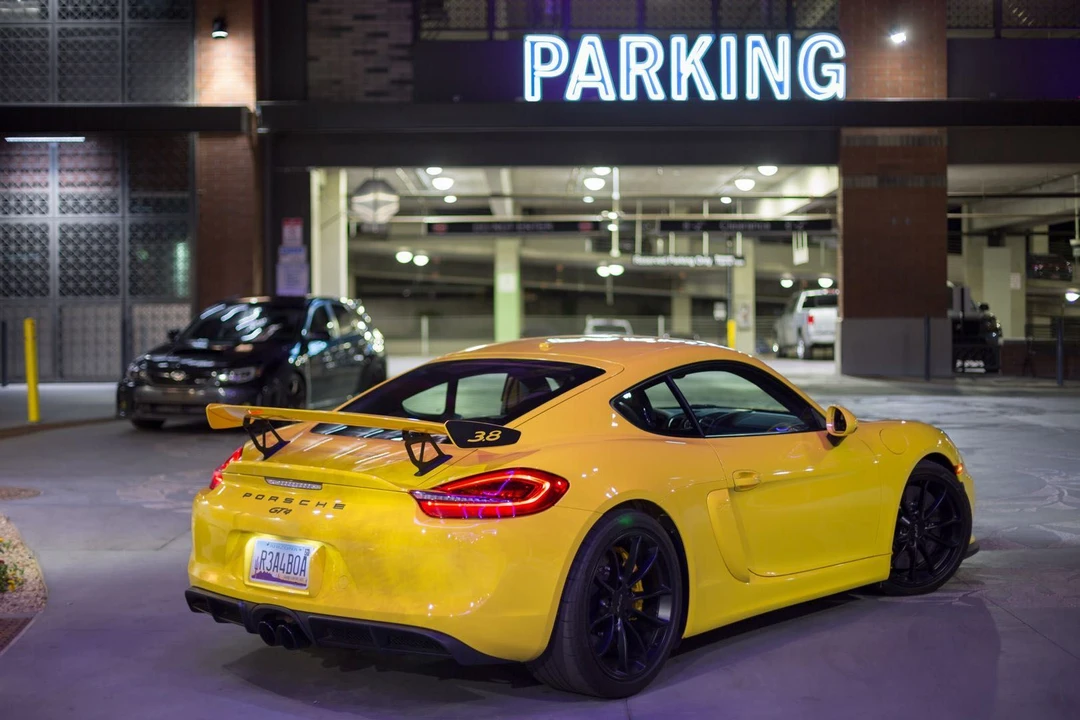 2016 Porsche 981 Cayman GT4 - Image 3 of 18