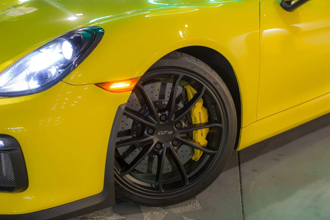 2016 Porsche 981 Cayman GT4 - Image 7 of 18