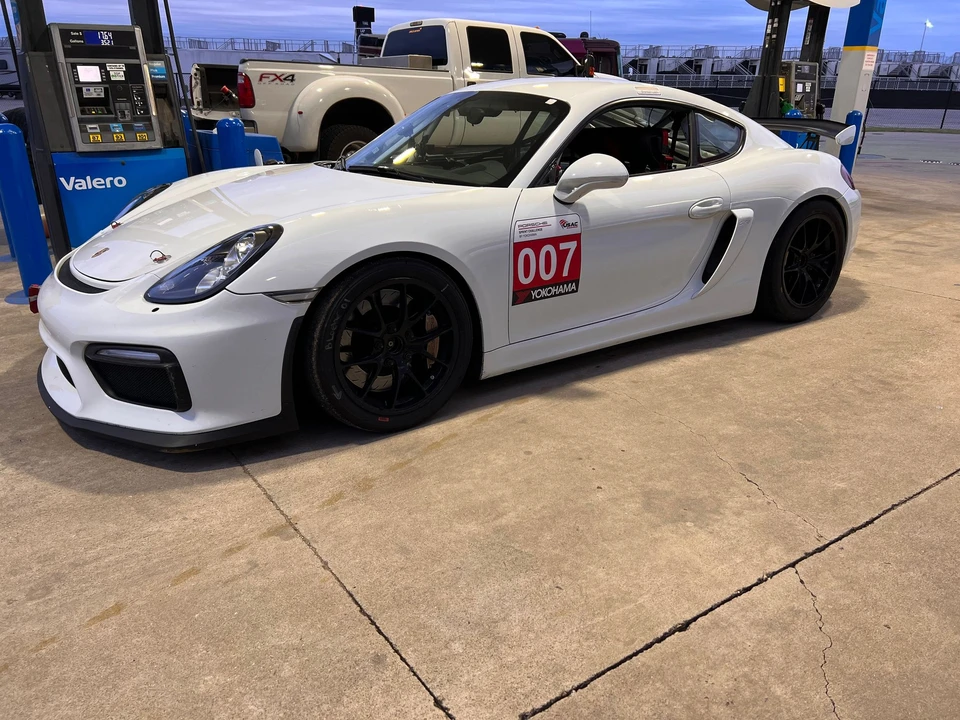 2016 Porsche 981 Cayman GT4 Clubsport - Image 14 of 17