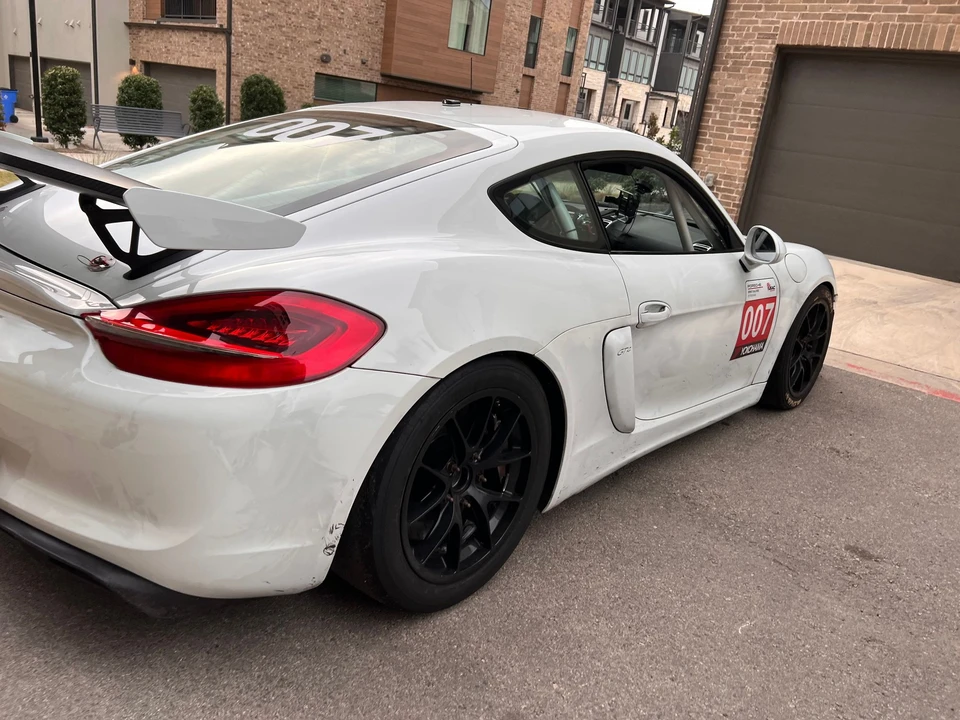 2016 Porsche 981 Cayman GT4 Clubsport - Image 6 of 17