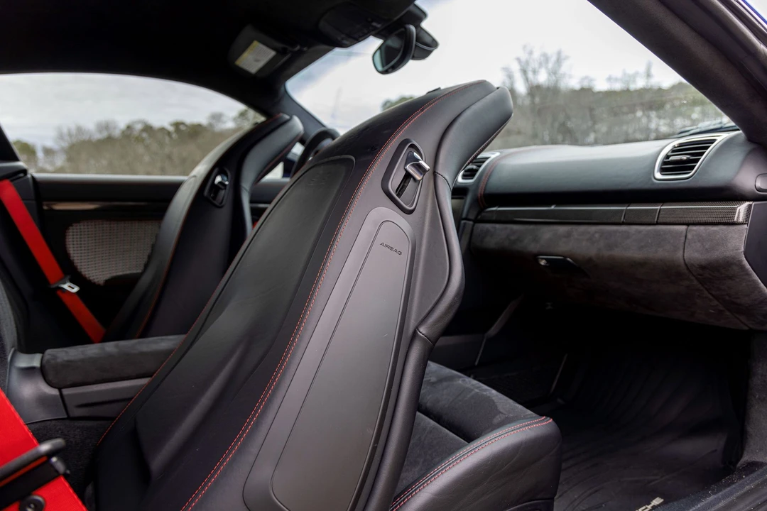 2016 Porsche 981 Cayman GT4 - Image 9 of 10