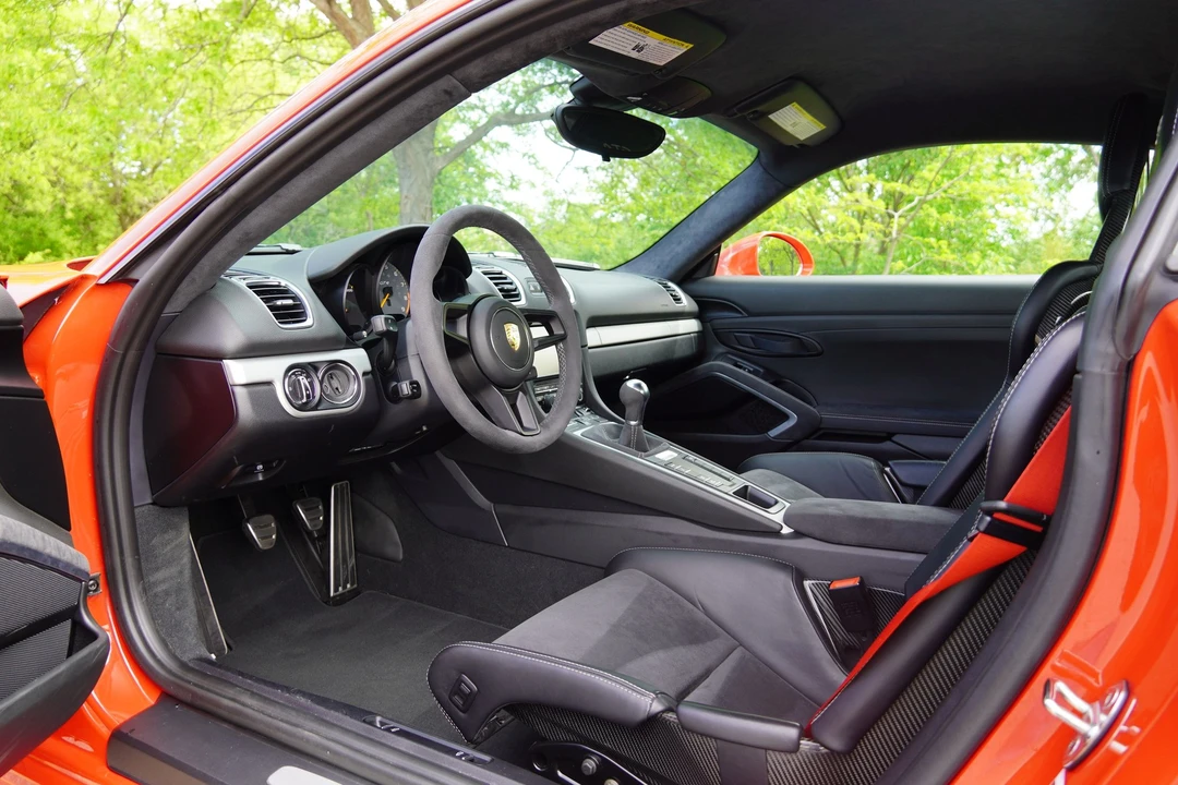 2016 Porsche 981 Cayman GT4 - Image 2 of 31