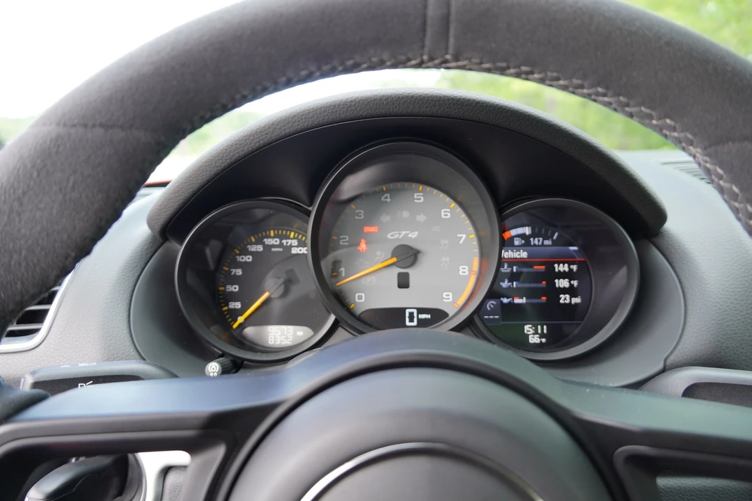 2016 Porsche 981 Cayman GT4 - Image 5 of 31