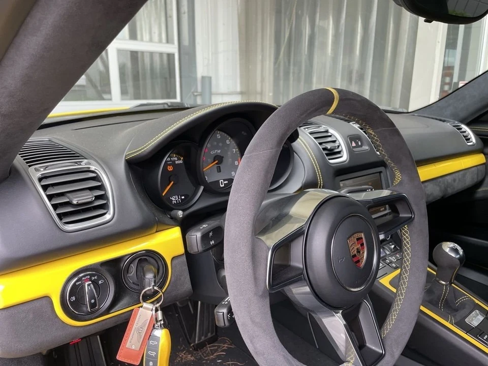 2016 Porsche 981 Cayman GT4 - Image 4 of 5