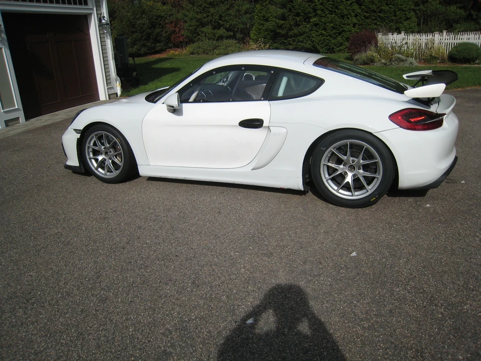 2016 Porsche 981 Cayman GT4 Clubsport - Image 6 of 14