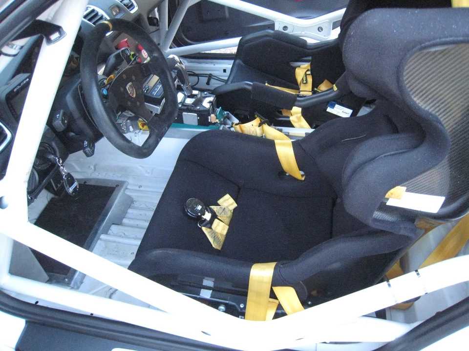 2016 Porsche 981 Cayman GT4 Clubsport - Image 10 of 14