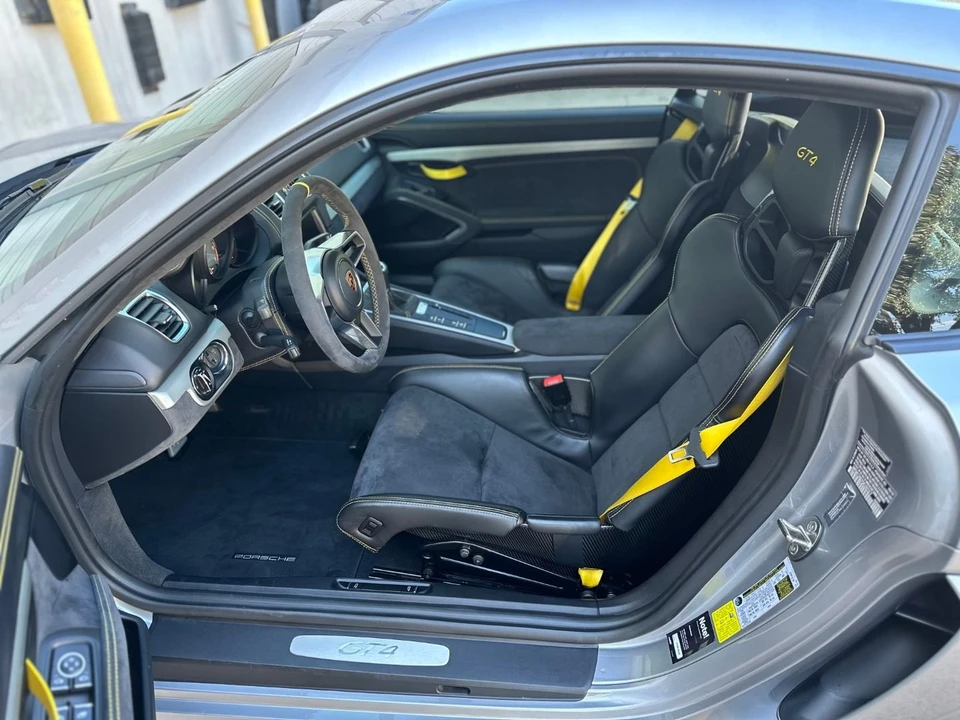 2016 Porsche 981 Cayman GT4 - Image 6 of 6