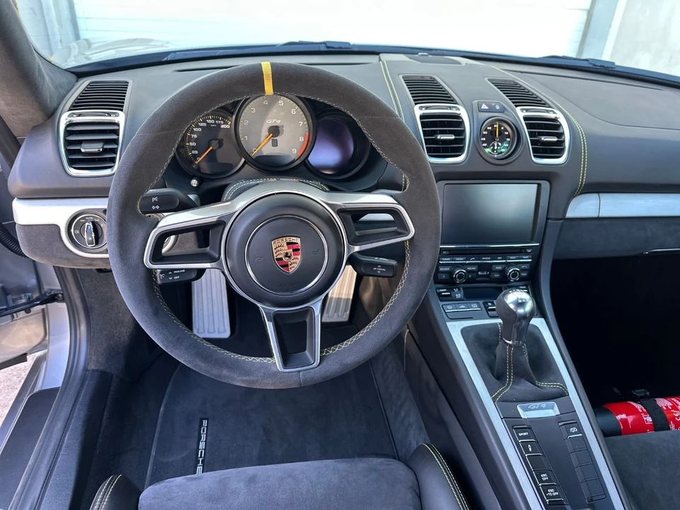 2016 Porsche 981 Cayman GT4 - Image 4 of 6