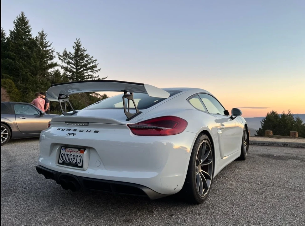 2016 Porsche 981 Cayman GT4 - Image 9 of 11