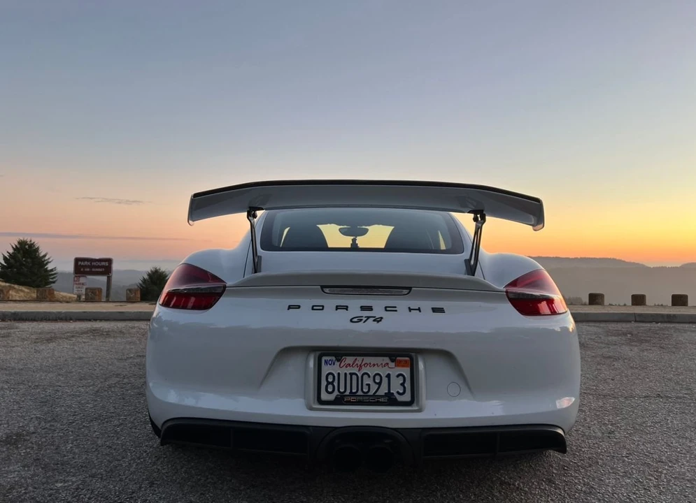 2016 Porsche 981 Cayman GT4 - Image 10 of 11