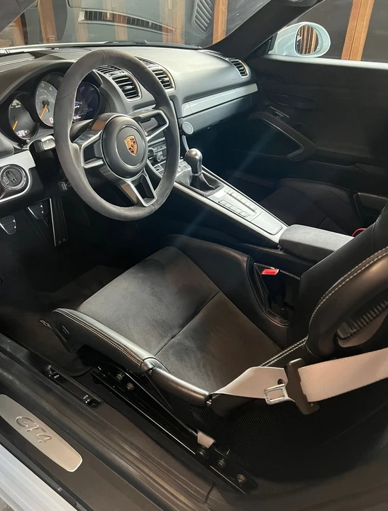 2016 Porsche 981 Cayman GT4 - Image 6 of 9