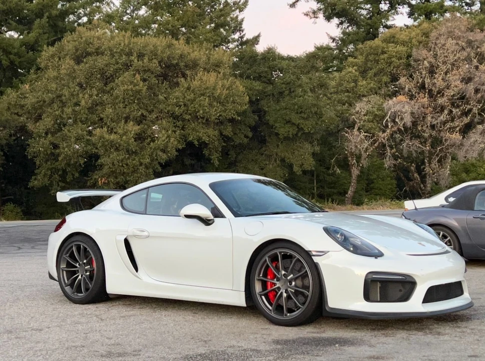 2016 Porsche 981 Cayman GT4 - Image 8 of 9