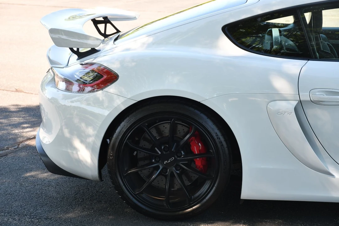 2016 Porsche 981 Cayman GT4 - Image 8 of 13