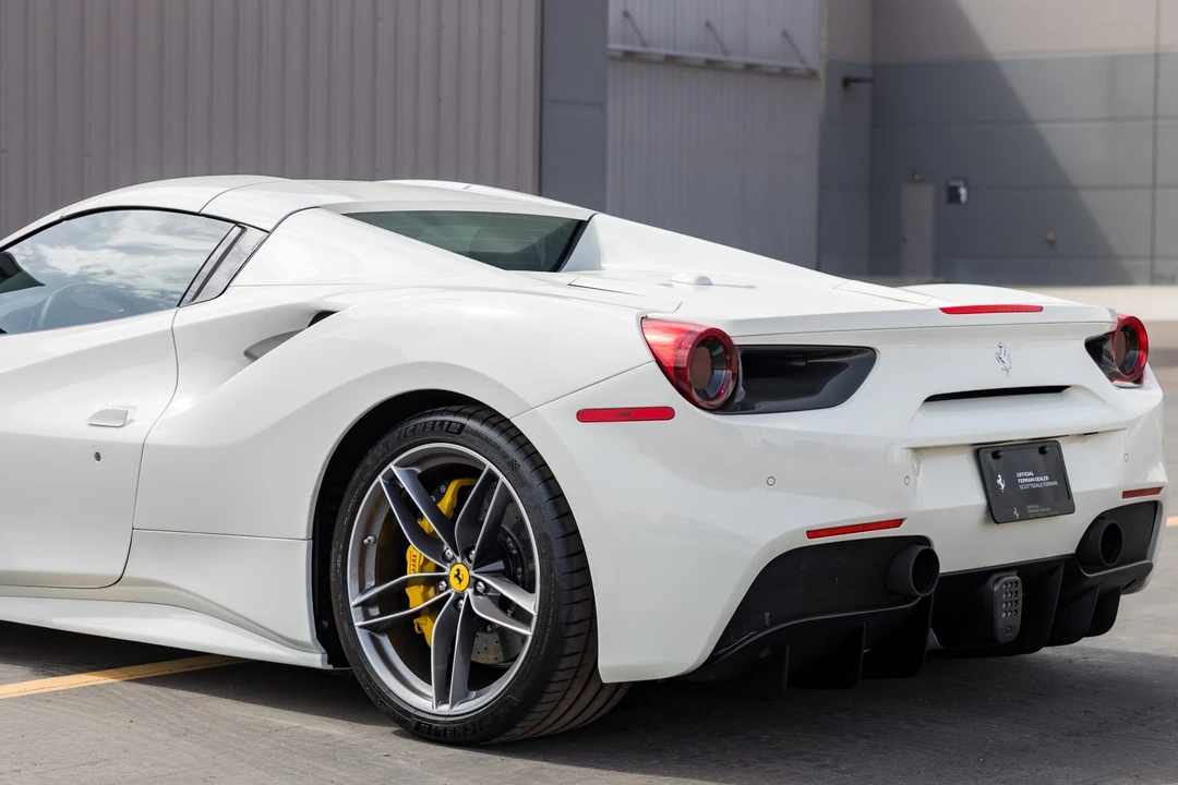 2018 Ferrari 488 Spider - Image 18 of 31