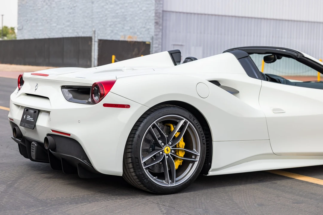2018 Ferrari 488 Spider - Image 19 of 31