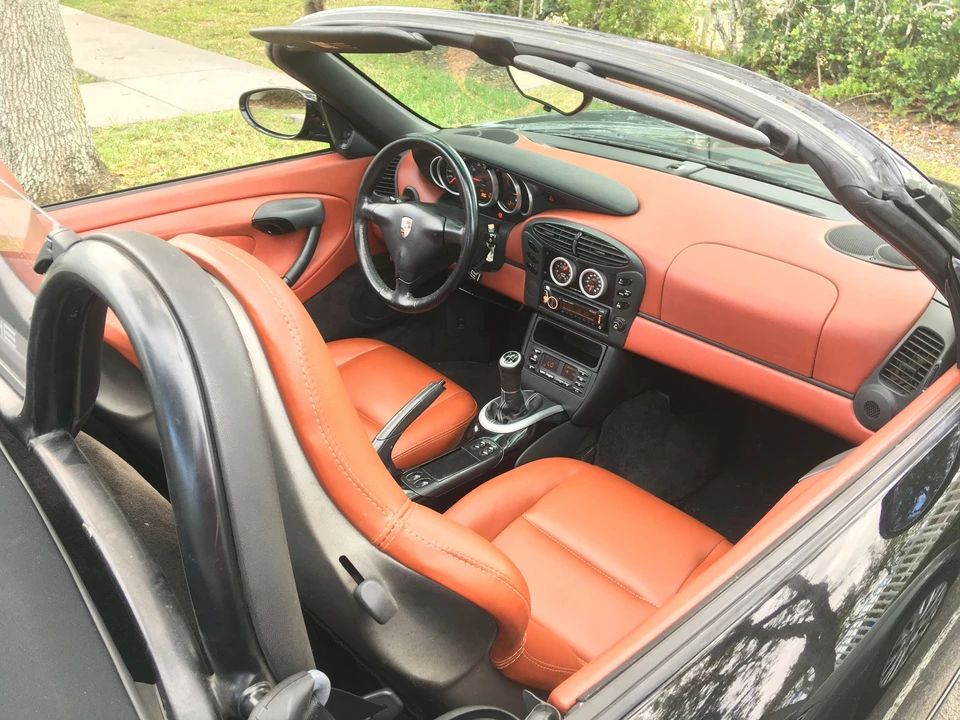1999 Parts & Memorabilia Seats & Interior - Image 16 of 22