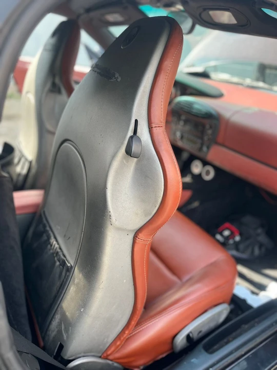 1999 Parts & Memorabilia Seats & Interior - Image 3 of 22
