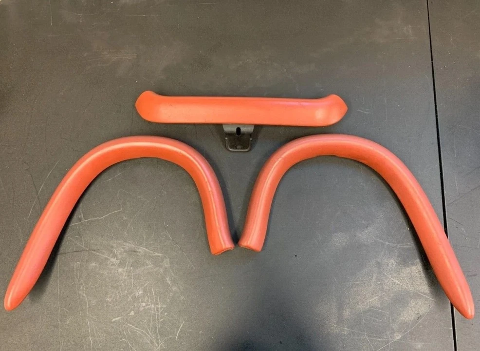 1999 Parts & Memorabilia Seats & Interior - Image 22 of 22