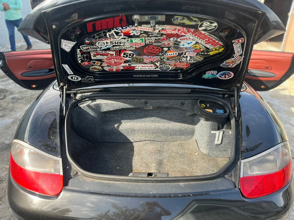 1999 Parts & Memorabilia Bodywork - Image 8 of 9