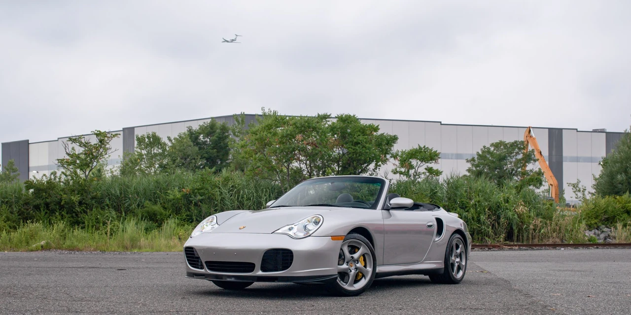 2005 Porsche 996 Turbo - Image 5 of 31