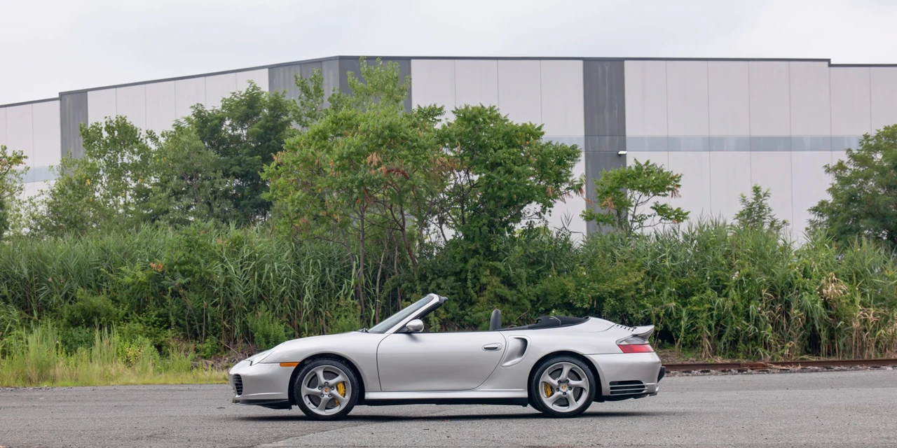 2005 Porsche 996 Turbo - Image 12 of 31
