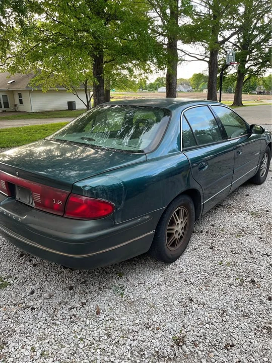 Buick Regal - Image 3 of 10