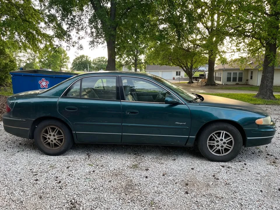 Buick Regal - Image 2 of 10