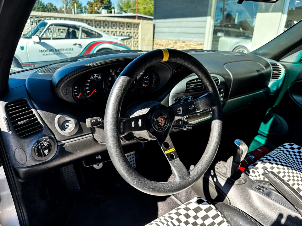 1999 Porsche 996 Carrera - Image 22 of 31