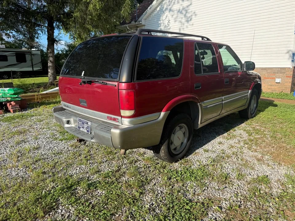 GMC S-15 Jimmy 2nd Gen - Image 2 of 6