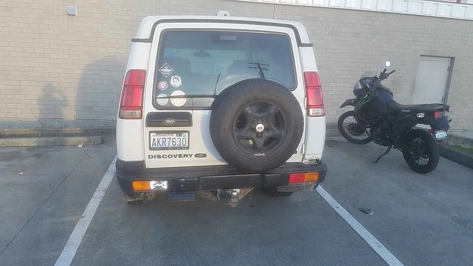 Land Rover Discovery 2nd Gen - Image 2 of 3