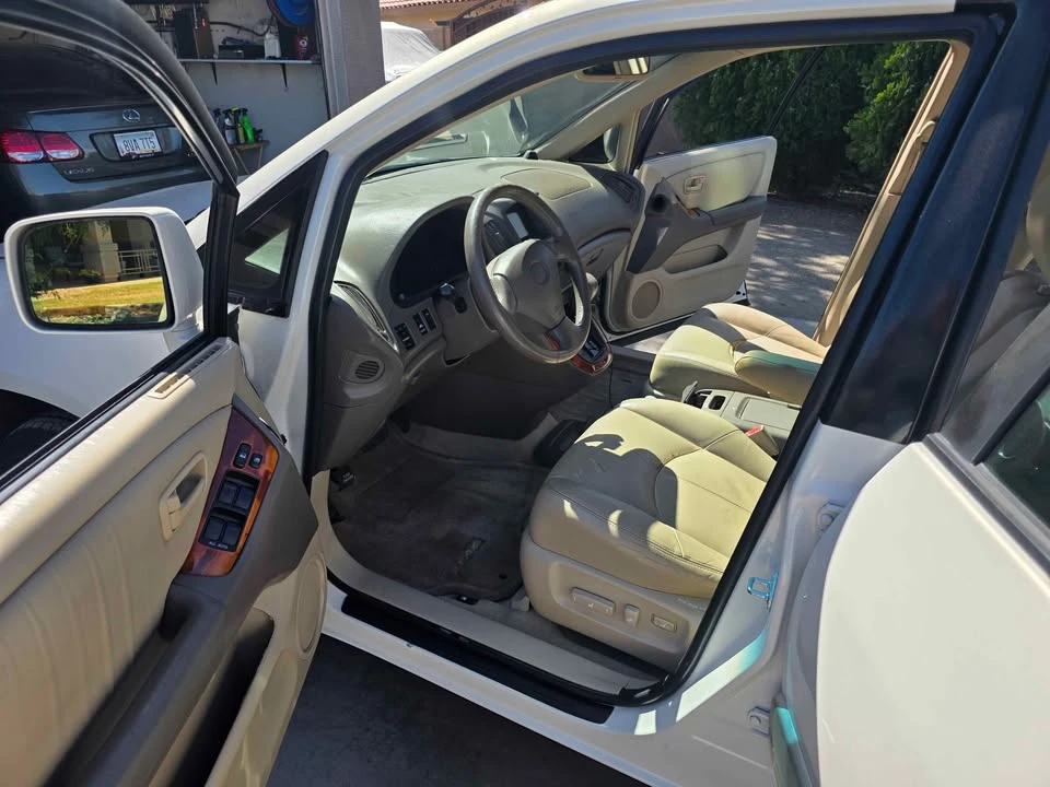 Lexus RX 1st Gen - Image 5 of 10