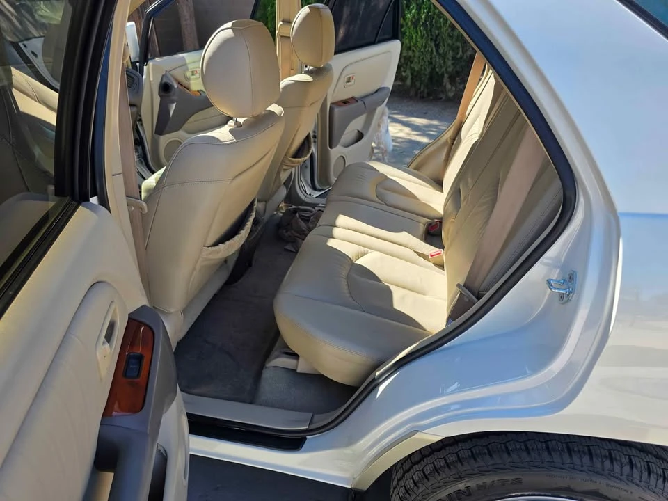 Lexus RX 1st Gen - Image 9 of 10