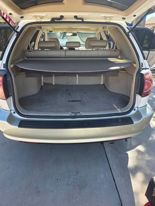Lexus RX 1st Gen - Image 4 of 10